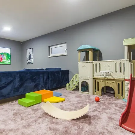 Villa Violet With Salt Water Pool Makarska