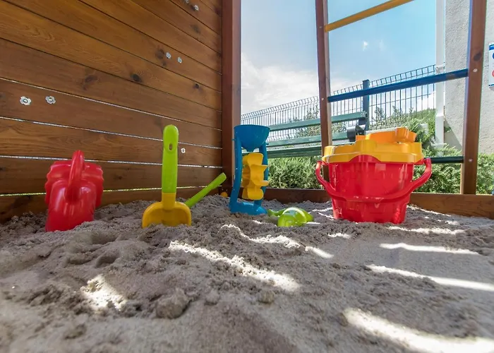 Violet With Salt Water Pool * Makarska