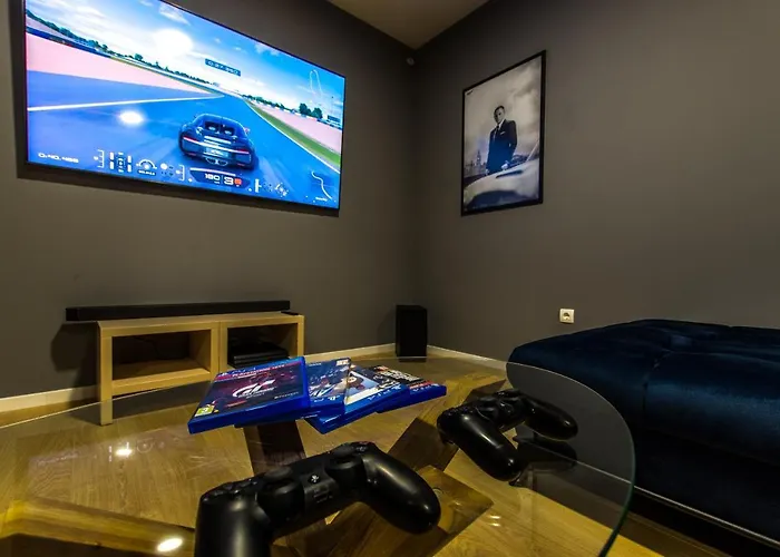 Willa Violet With Salt Water Pool