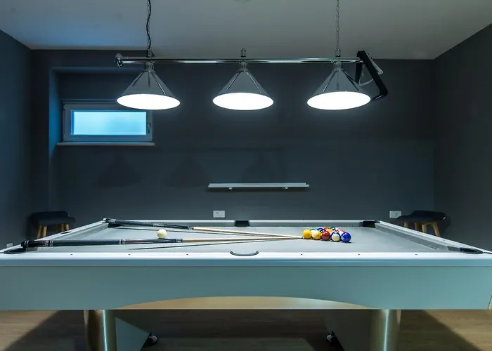 Violet With Salt Water Pool Makarska