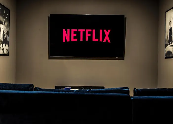 Violet With Salt Water Pool Willa Makarska