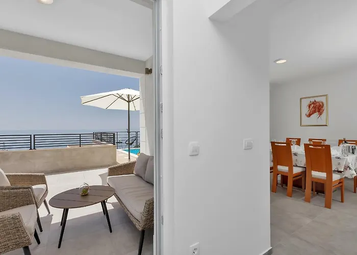 Violet With Salt Water Pool Villa *