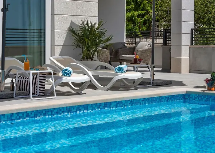 Villa Violet With Salt Water Pool