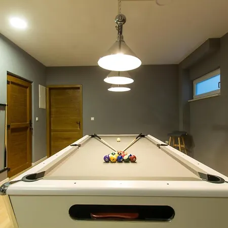 Violet With Salt Water Pool 빌라 마카르스카