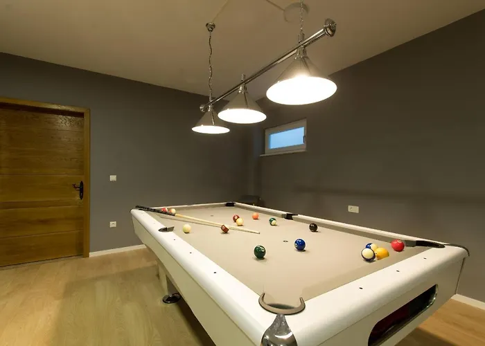 Villa Violet With Salt Water Pool Makarska